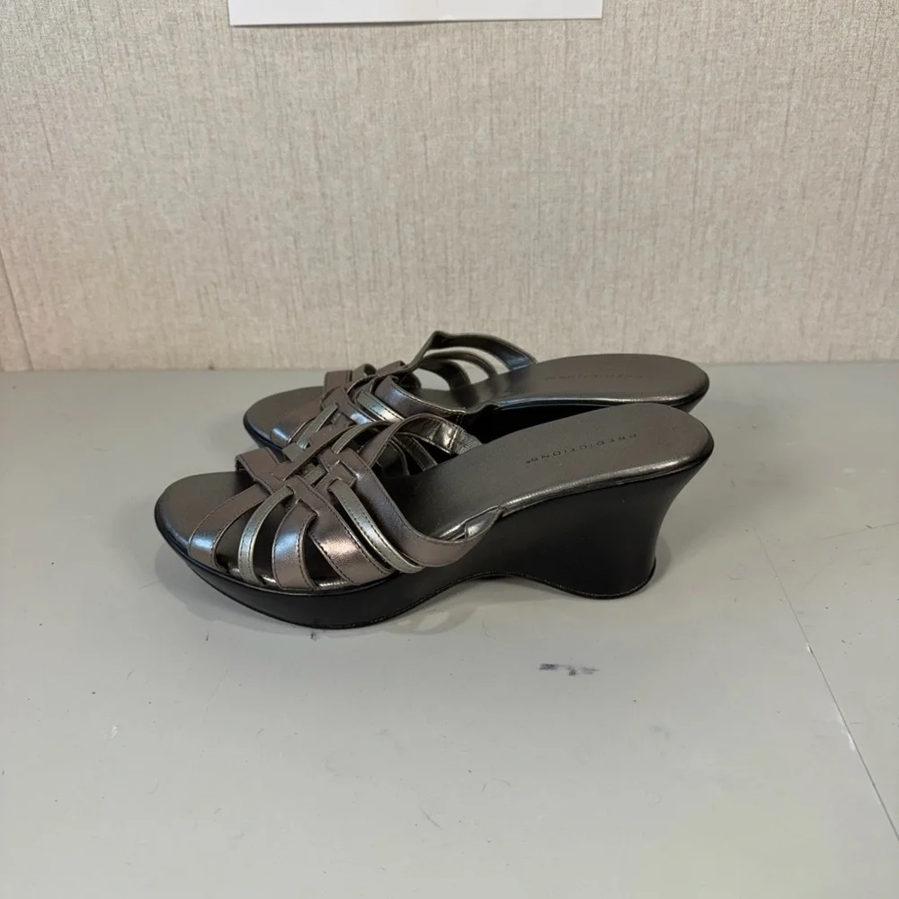 Predictions Wedge Slip on Size 7‎ Color Silver